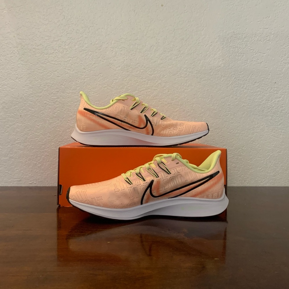 Nike Women’s Air Zoom Pegasus 36 PRM Rise Running - Picture 2 of 5